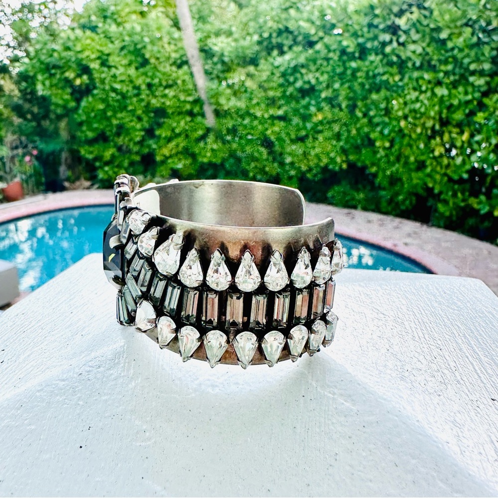Dannijo Valentina Silvertone Multi-Crystal Cuff NWT - Picture 5 of 17